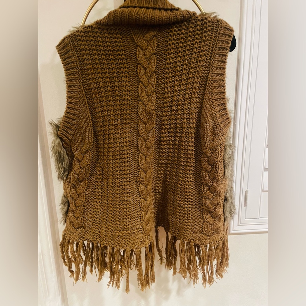 Willow & Clay Brown Faux Fur-Trim Knit Vest - Picture 4 of 4